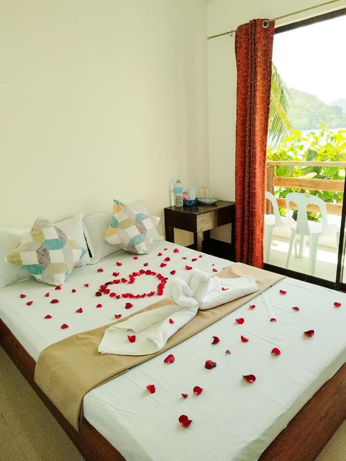 Joyful Guest House เอลนิโด ภายนอก รูปภาพ