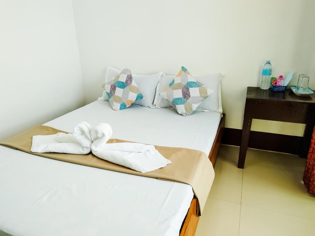 Joyful Guest House เอลนิโด ภายนอก รูปภาพ