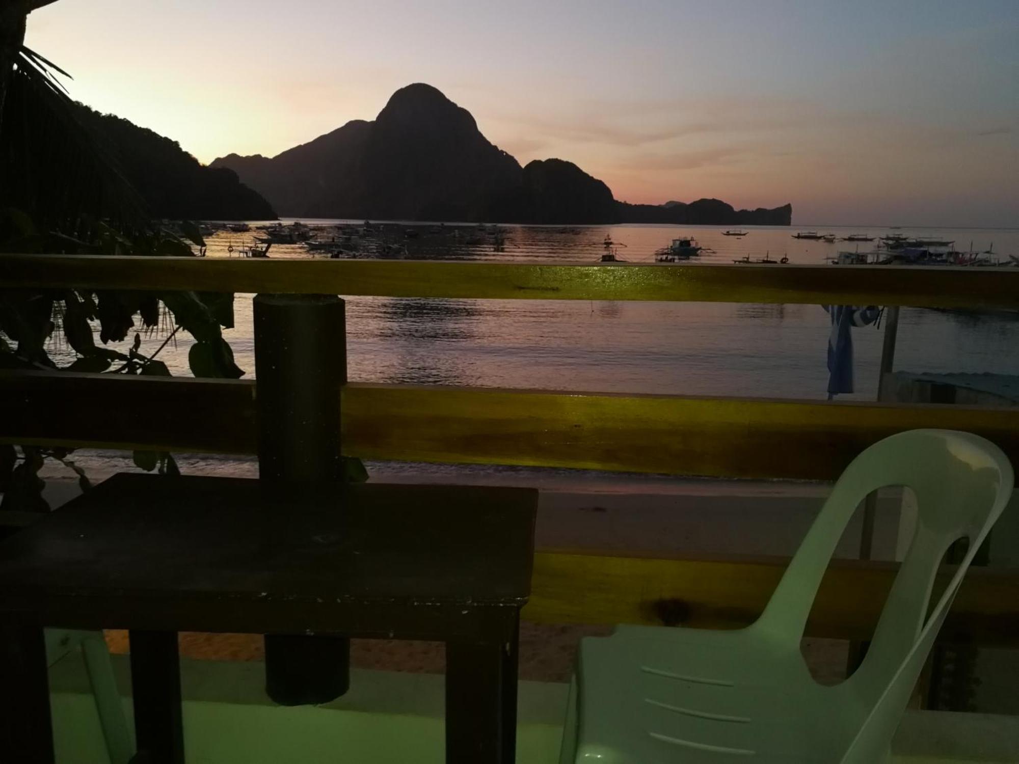 Joyful Guest House เอลนิโด ภายนอก รูปภาพ